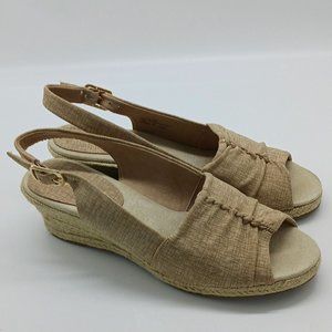 Easy Street "Kindly" Womans 9M Beige Slingback Sandle Low Wedge Espadrille